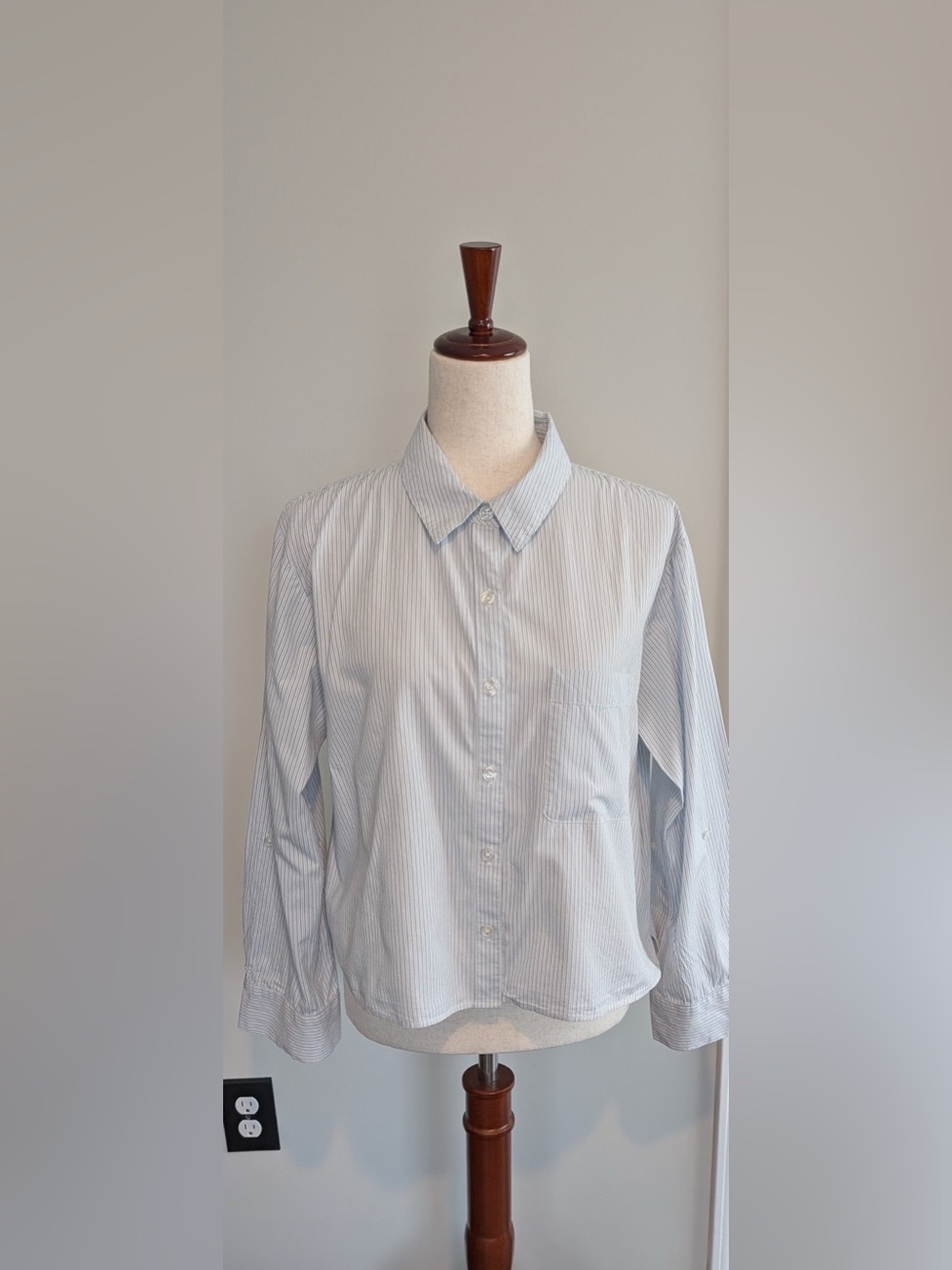Evereve Women’s Aiden Crop Shirt Cotton Button Down Blue White Striped Size S